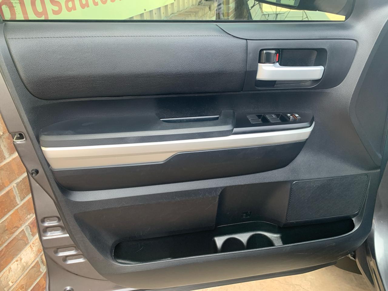Toyota Tundra 4WD  2017