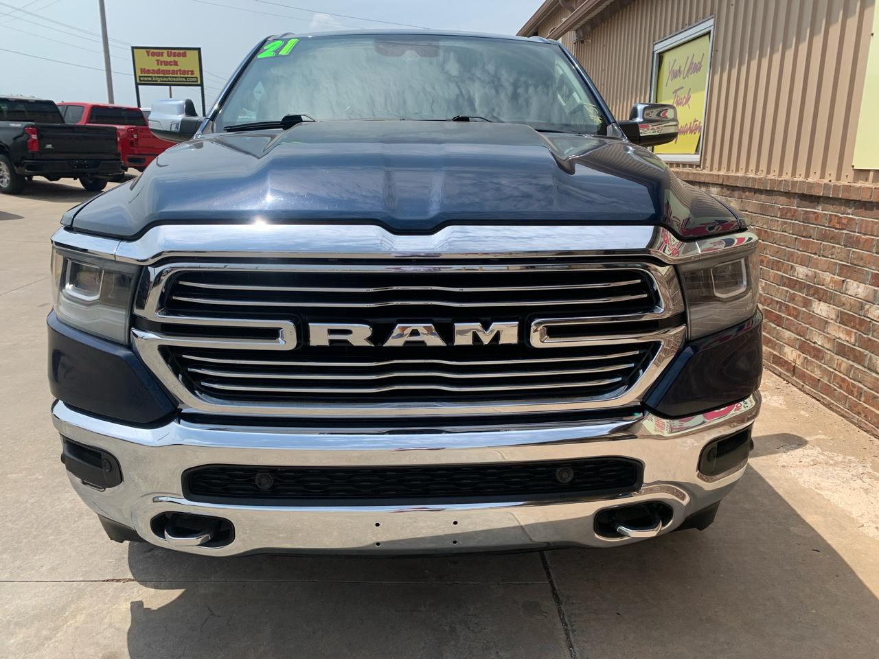 RAM 1500 Laramie 4x2 Crew Cab 5'7" Box 2021