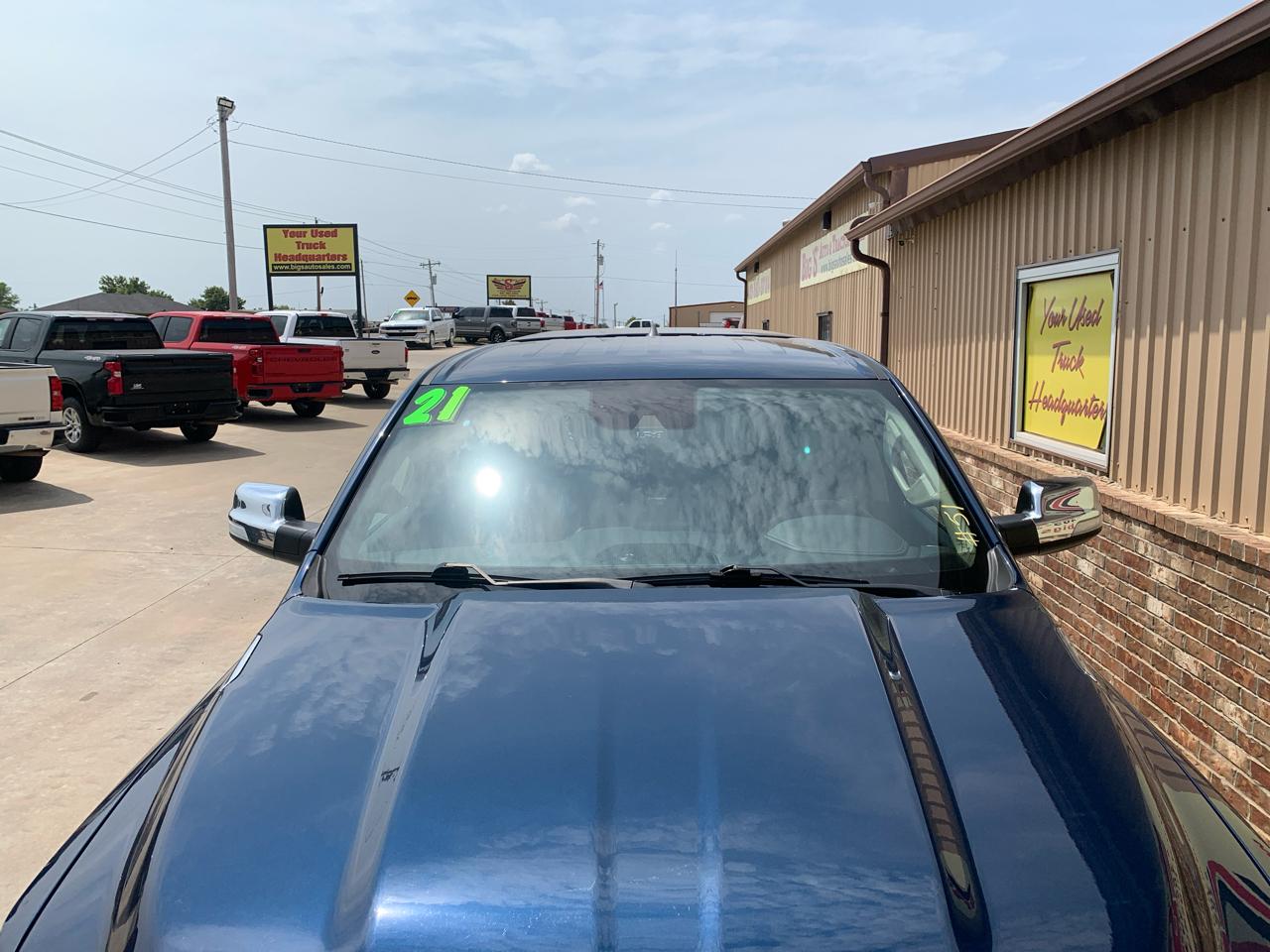 RAM 1500 Laramie 4x2 Crew Cab 5'7" Box 2021