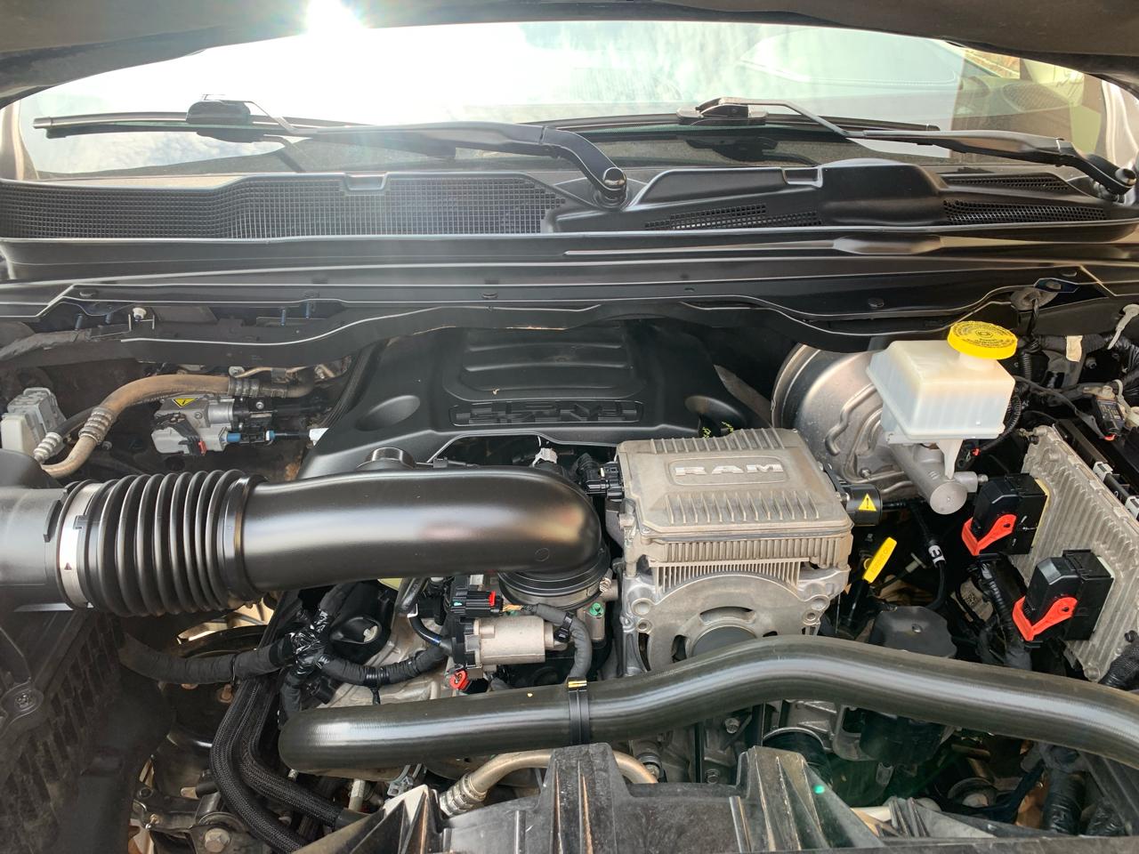 RAM 1500 Laramie 4x2 Crew Cab 5'7" Box 2021