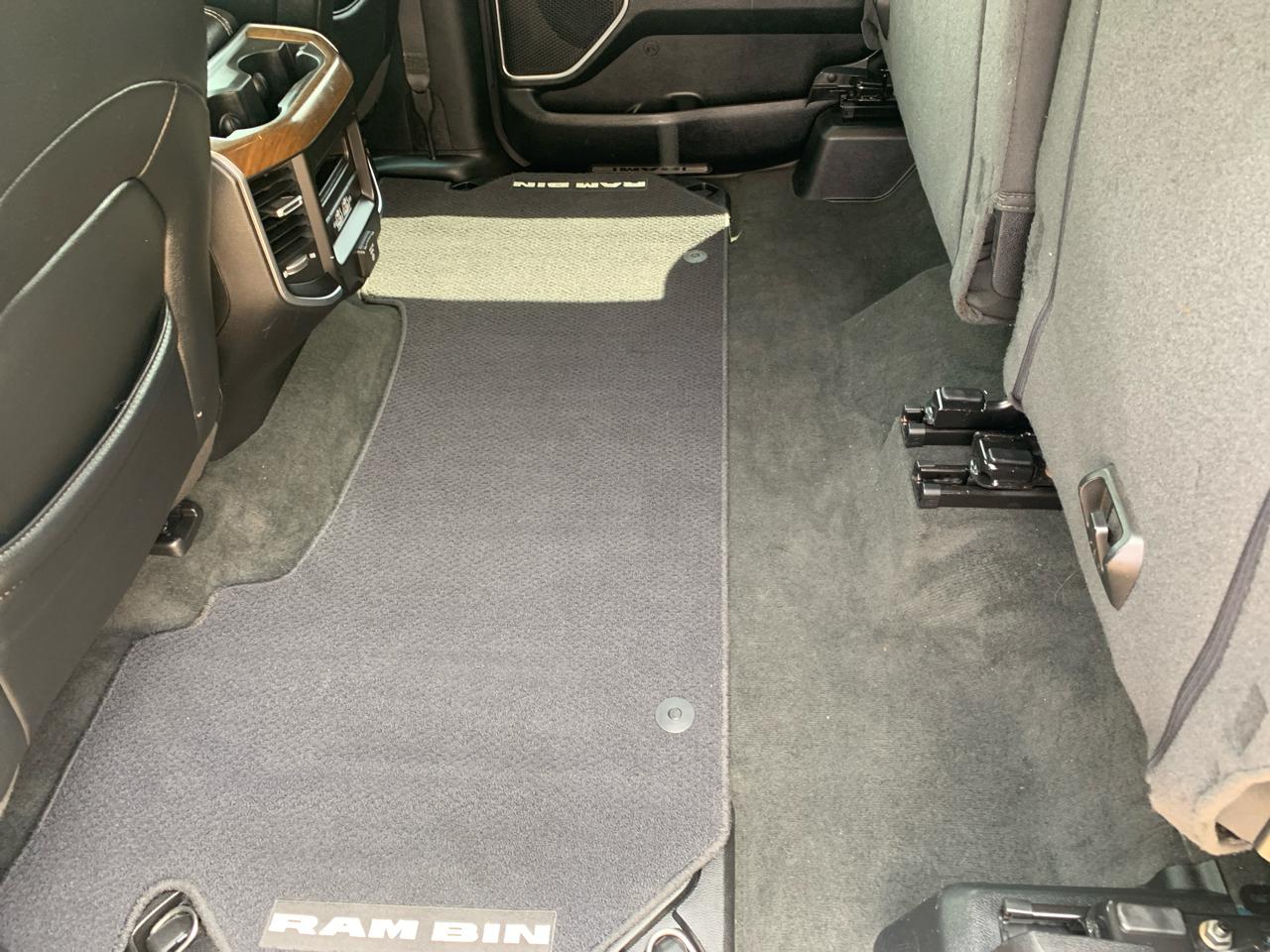 RAM 1500 Laramie 4x2 Crew Cab 5'7" Box 2021