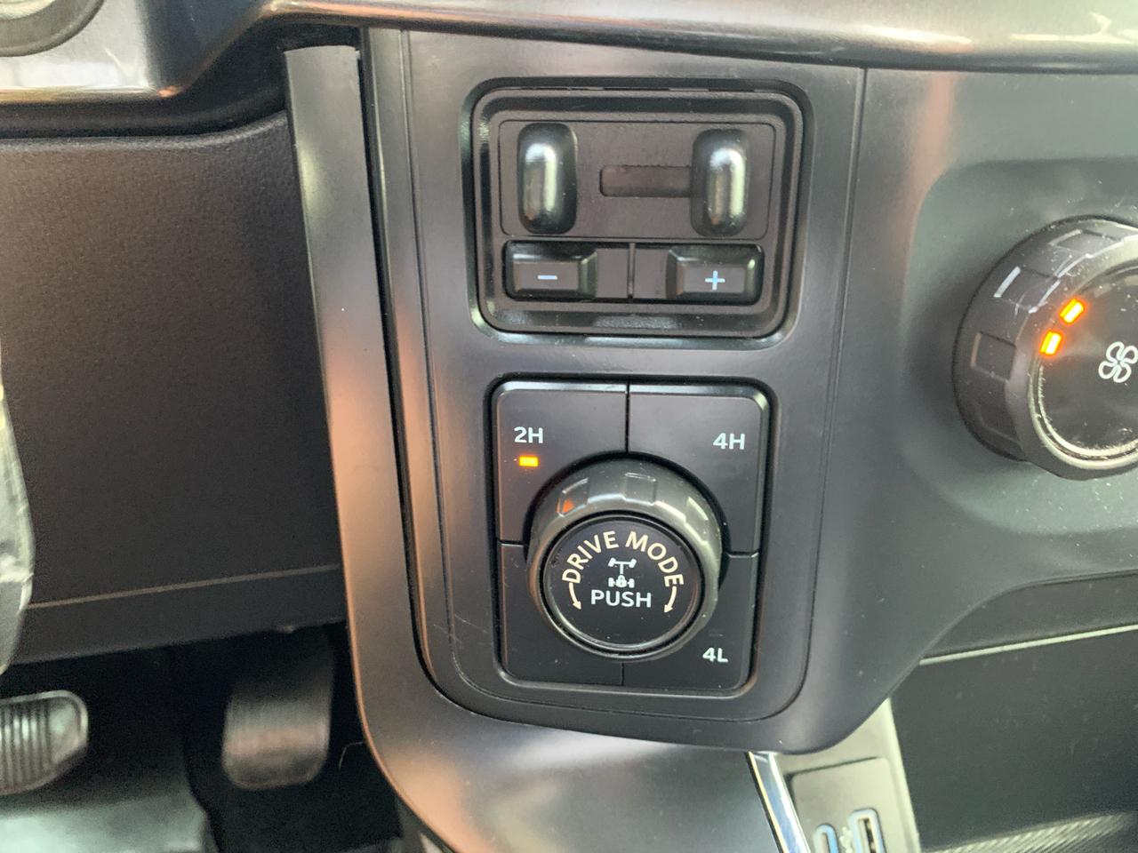 Ford F-150 4WD SuperCrew 145" STX 2021