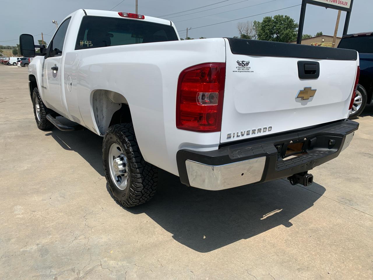 Chevrolet Silverado 2500HD 4WD Reg Cab 133" Work Truck 2009