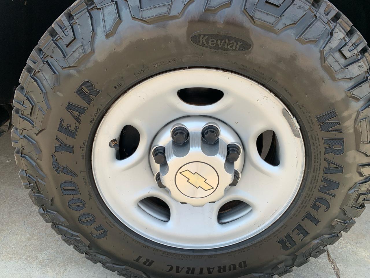 Chevrolet Silverado 2500HD 4WD Reg Cab 133" Work Truck 2009
