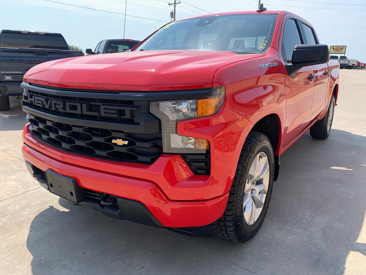 Chevrolet Silverado 1500 4WD Crew Cab 147" Custom 2022