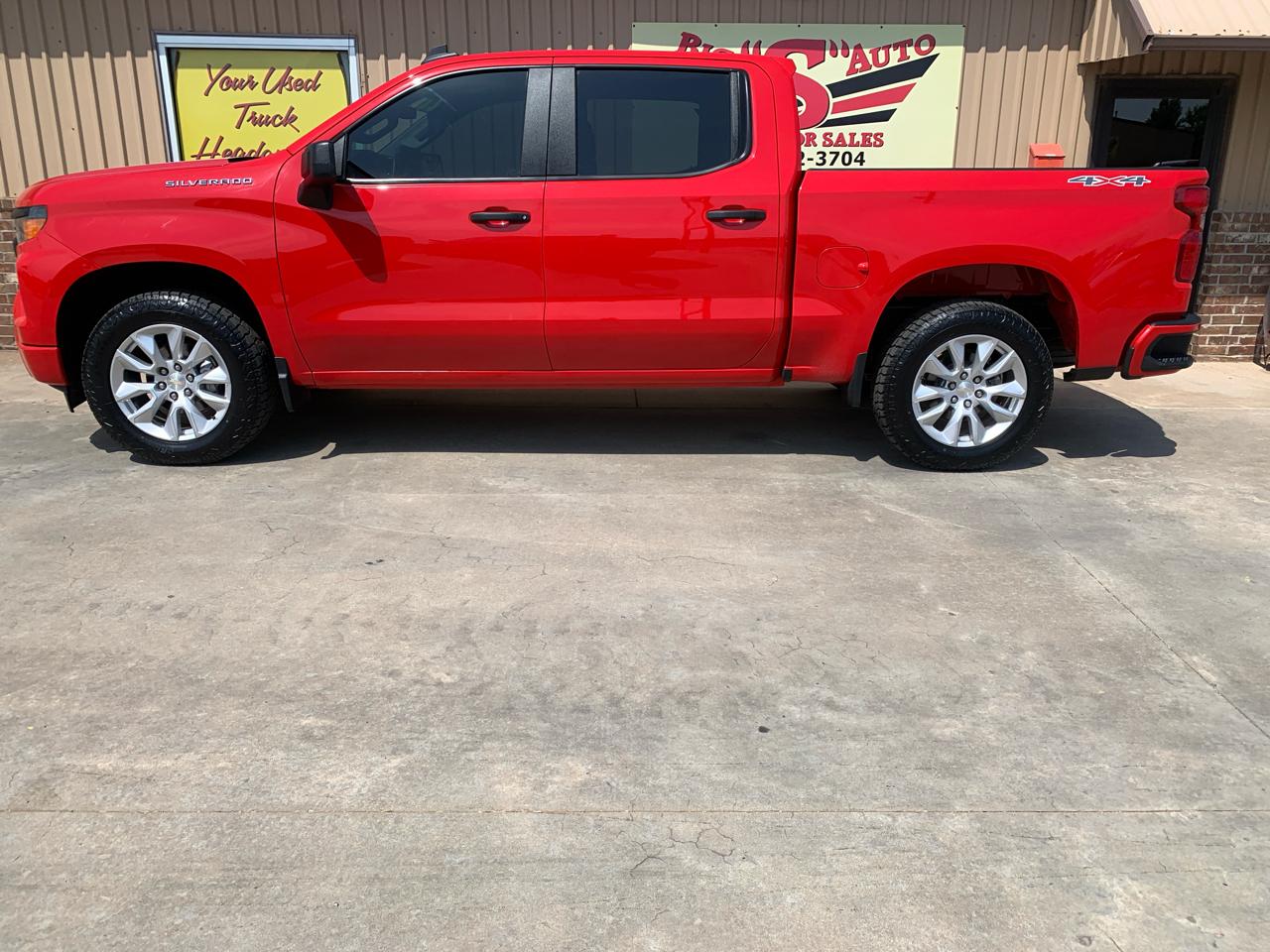 Chevrolet Silverado 1500 4WD Crew Cab 147" Custom 2022