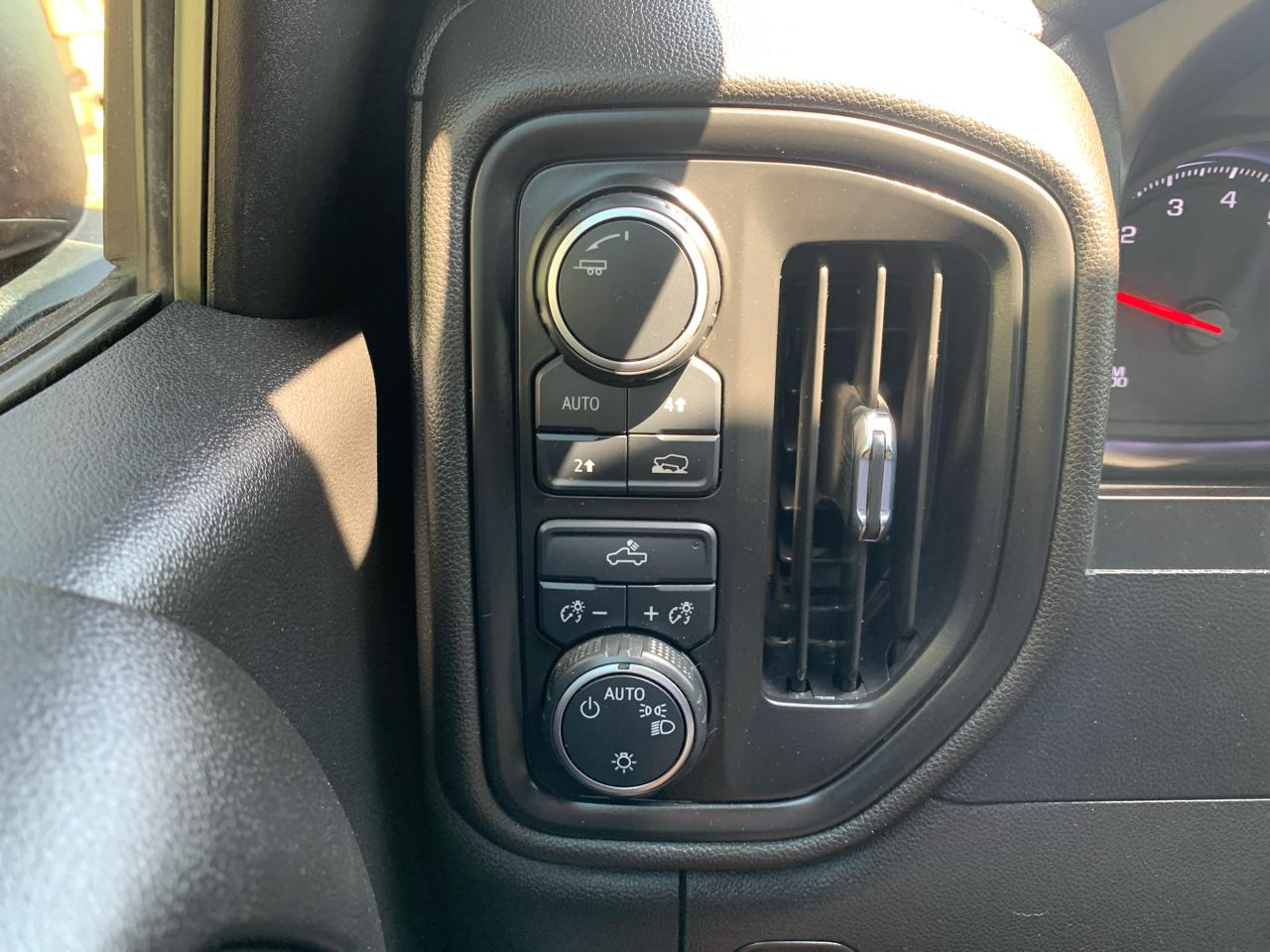 Chevrolet Silverado 1500 4WD Crew Cab 147" Custom 2022