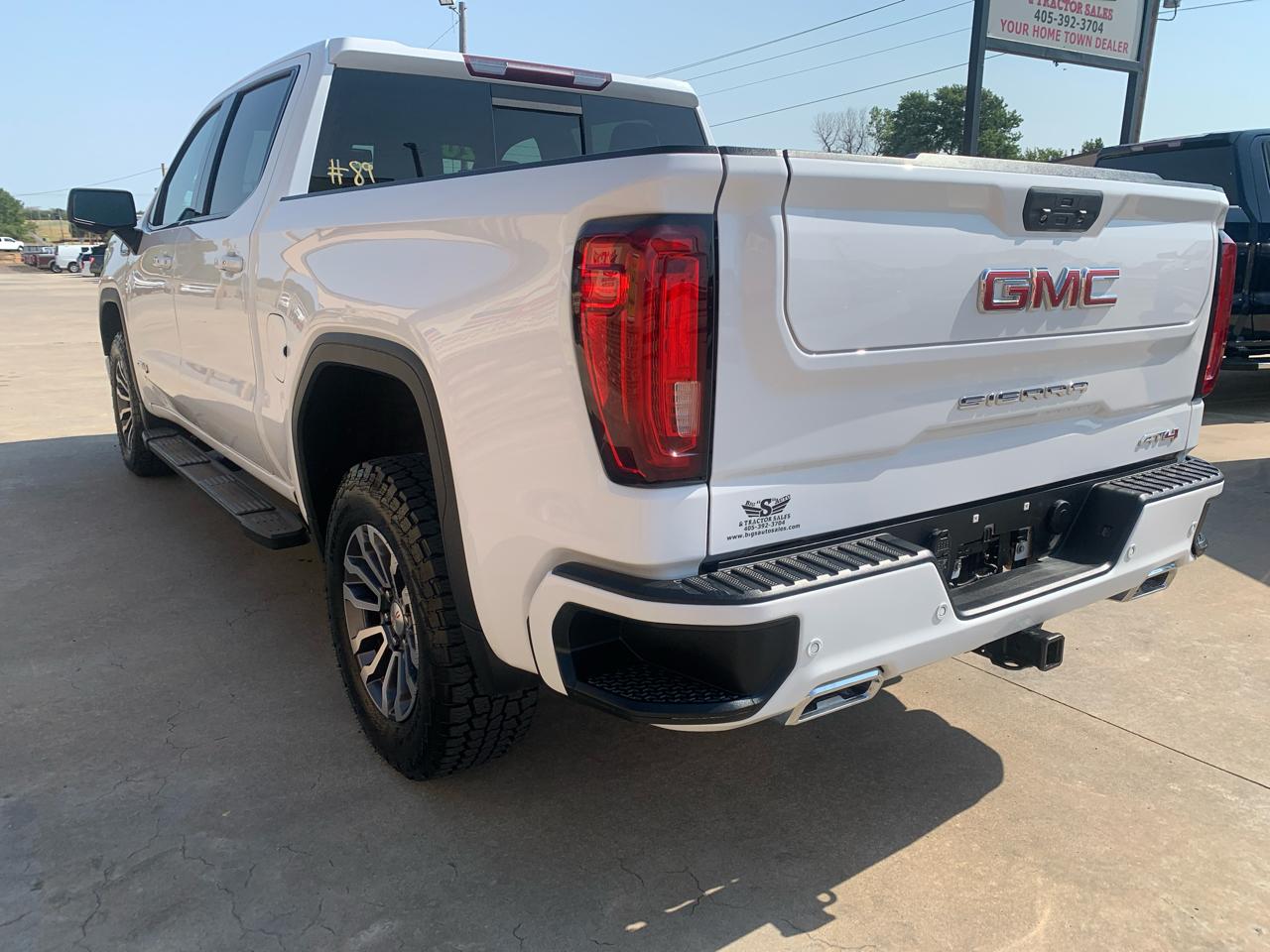 GMC Sierra 1500 4WD Crew Cab 147" AT4 2020