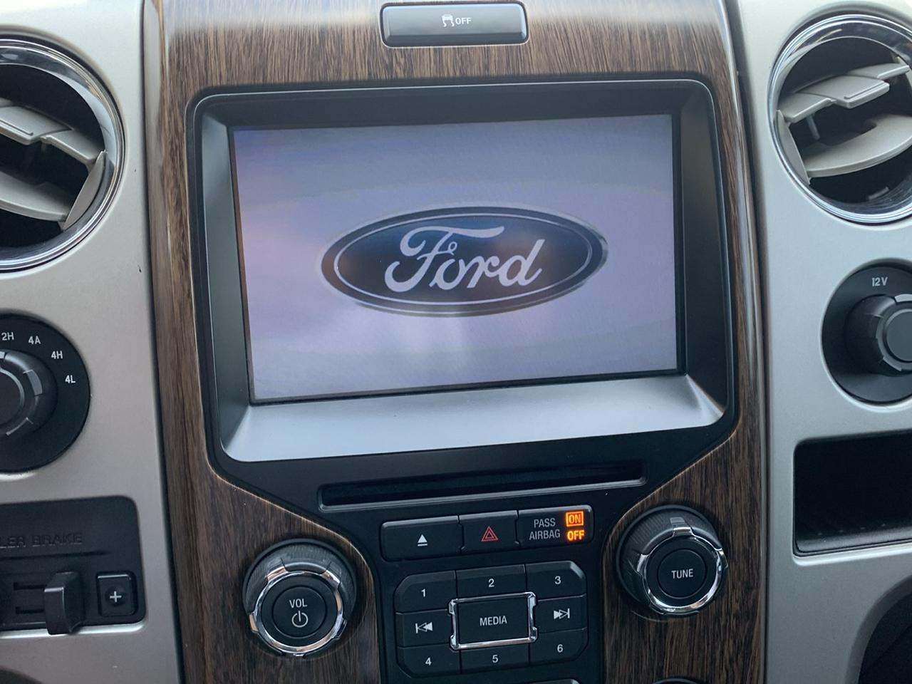 Ford F-150 4WD SuperCrew 139" Lariat 2013