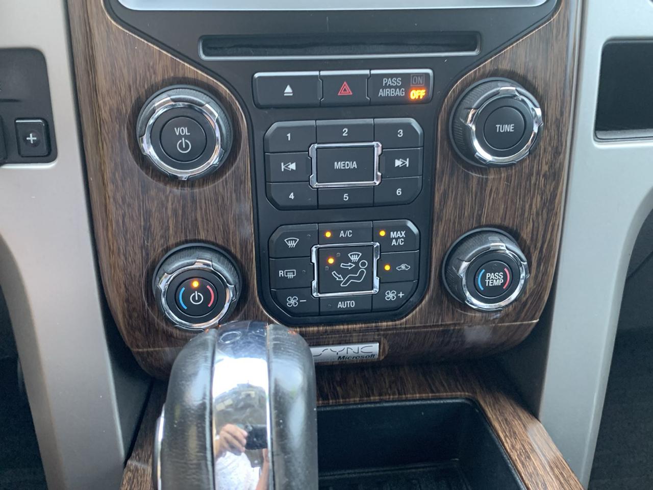 Ford F-150 4WD SuperCrew 139" Lariat 2013