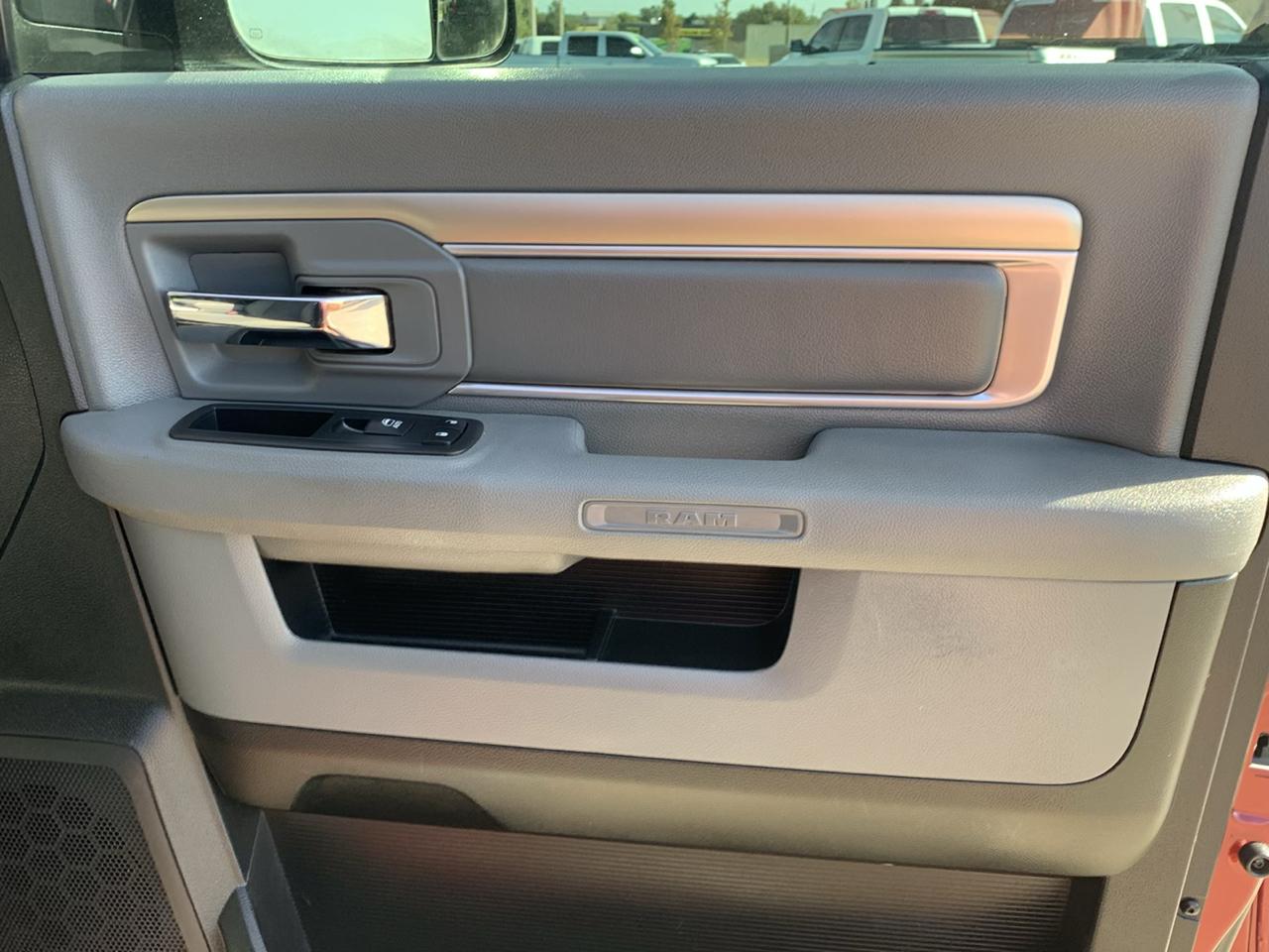 RAM 2500 SLT 4x4 Crew Cab 6'4" Box 2017