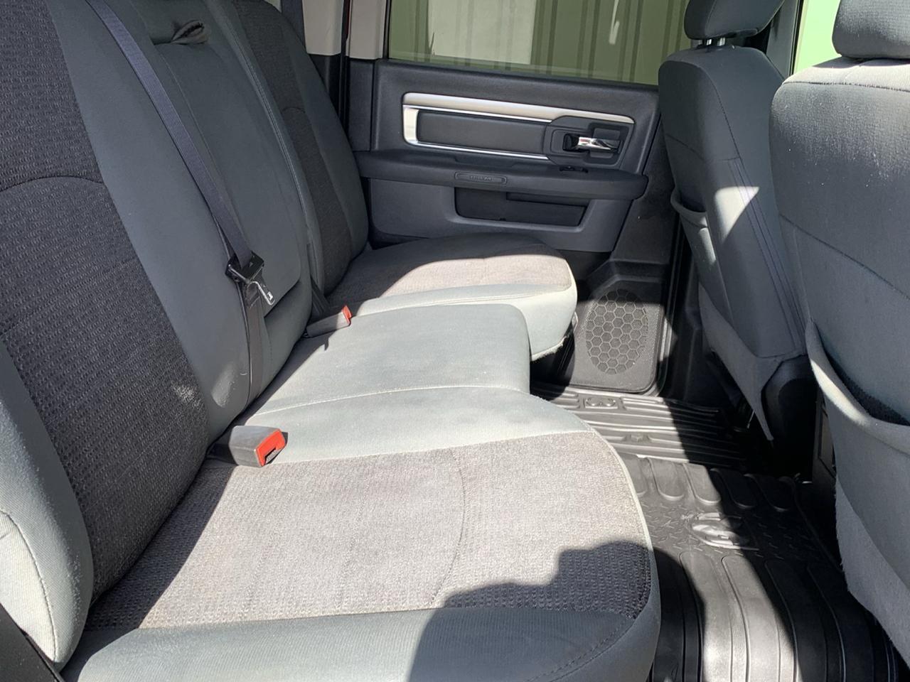 RAM 2500 SLT 4x4 Crew Cab 6'4" Box 2017