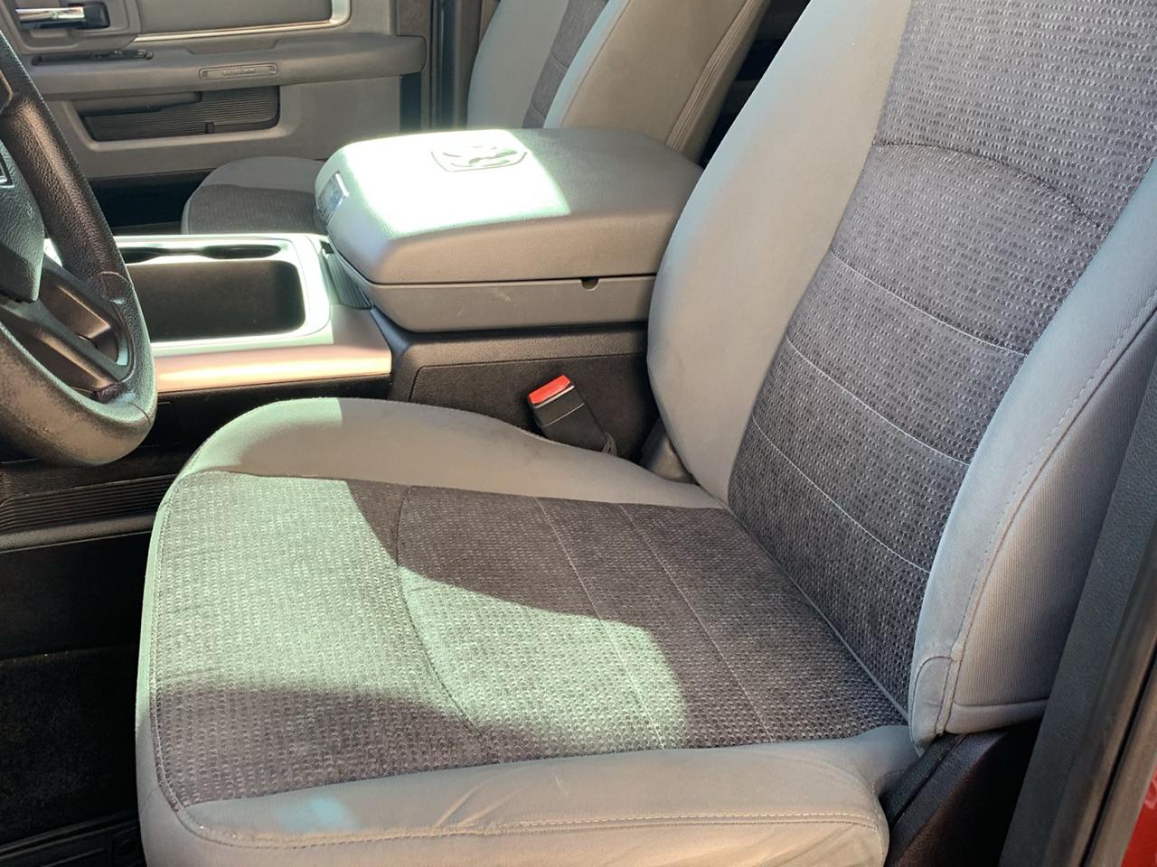 RAM 2500 SLT 4x4 Crew Cab 6'4" Box 2017