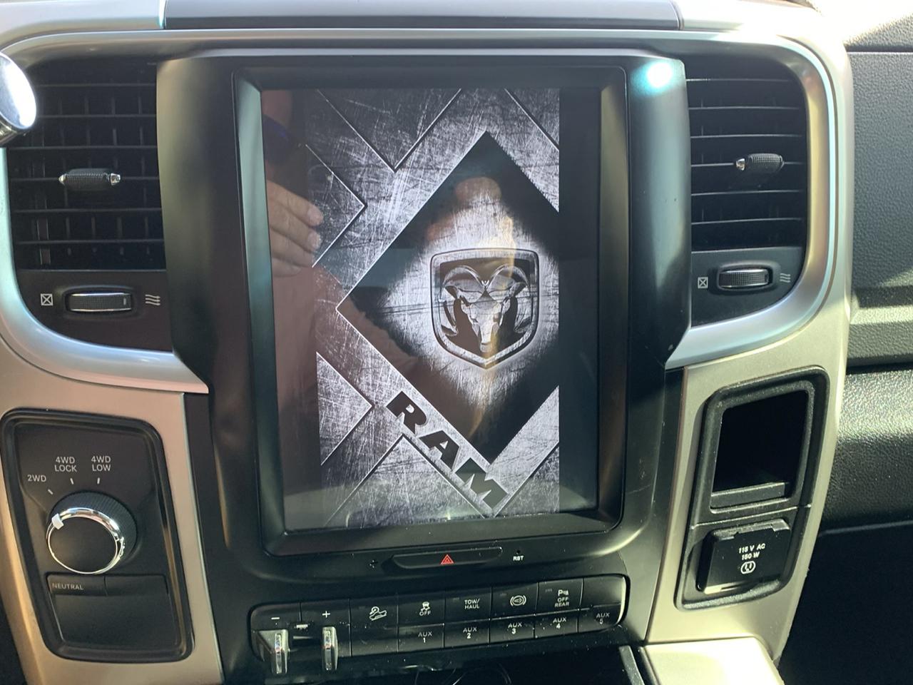 RAM 2500 SLT 4x4 Crew Cab 6'4" Box 2017