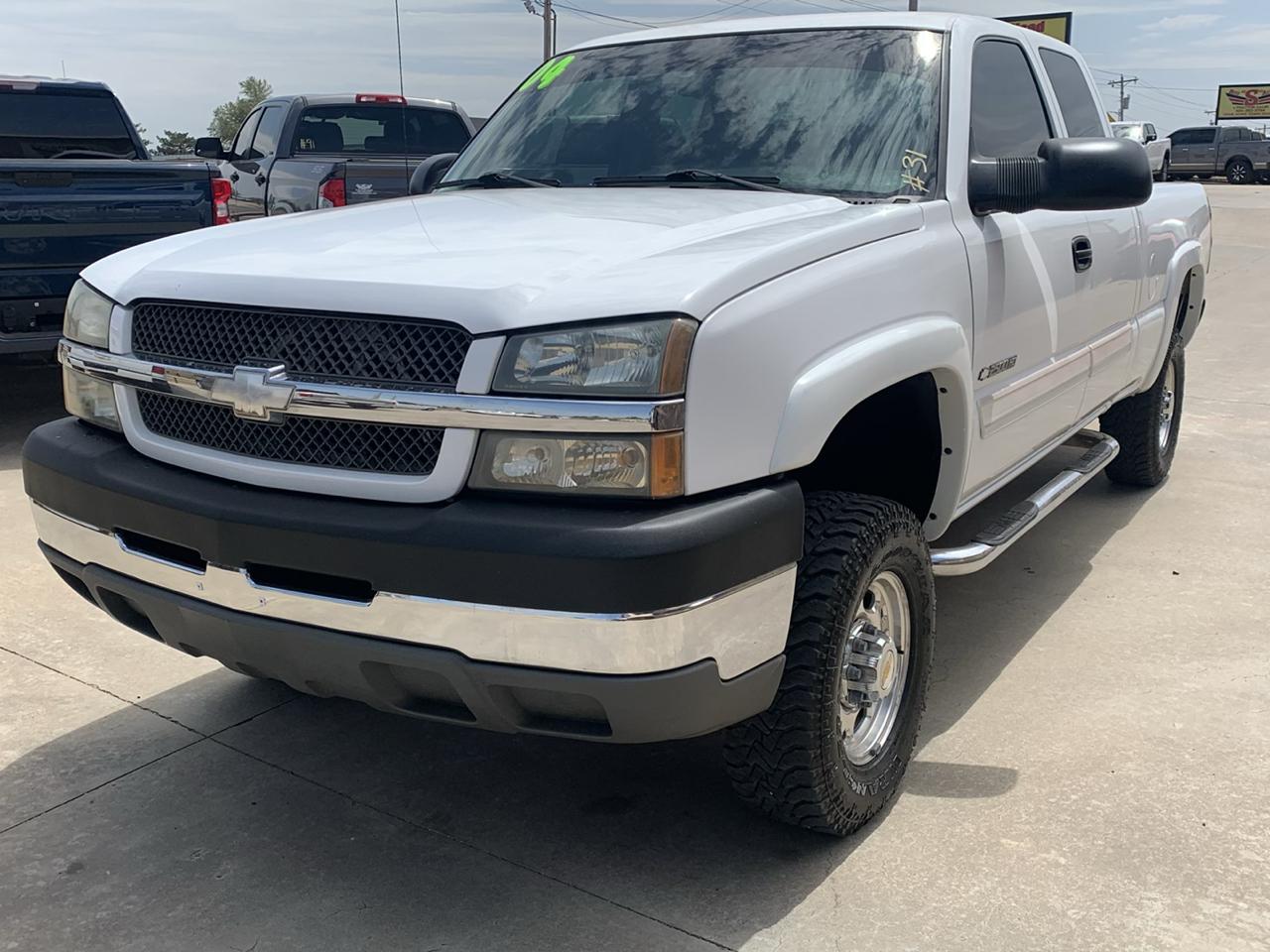Chevrolet Silverado 2500HD Ext Cab 143.5" WB LS 2004