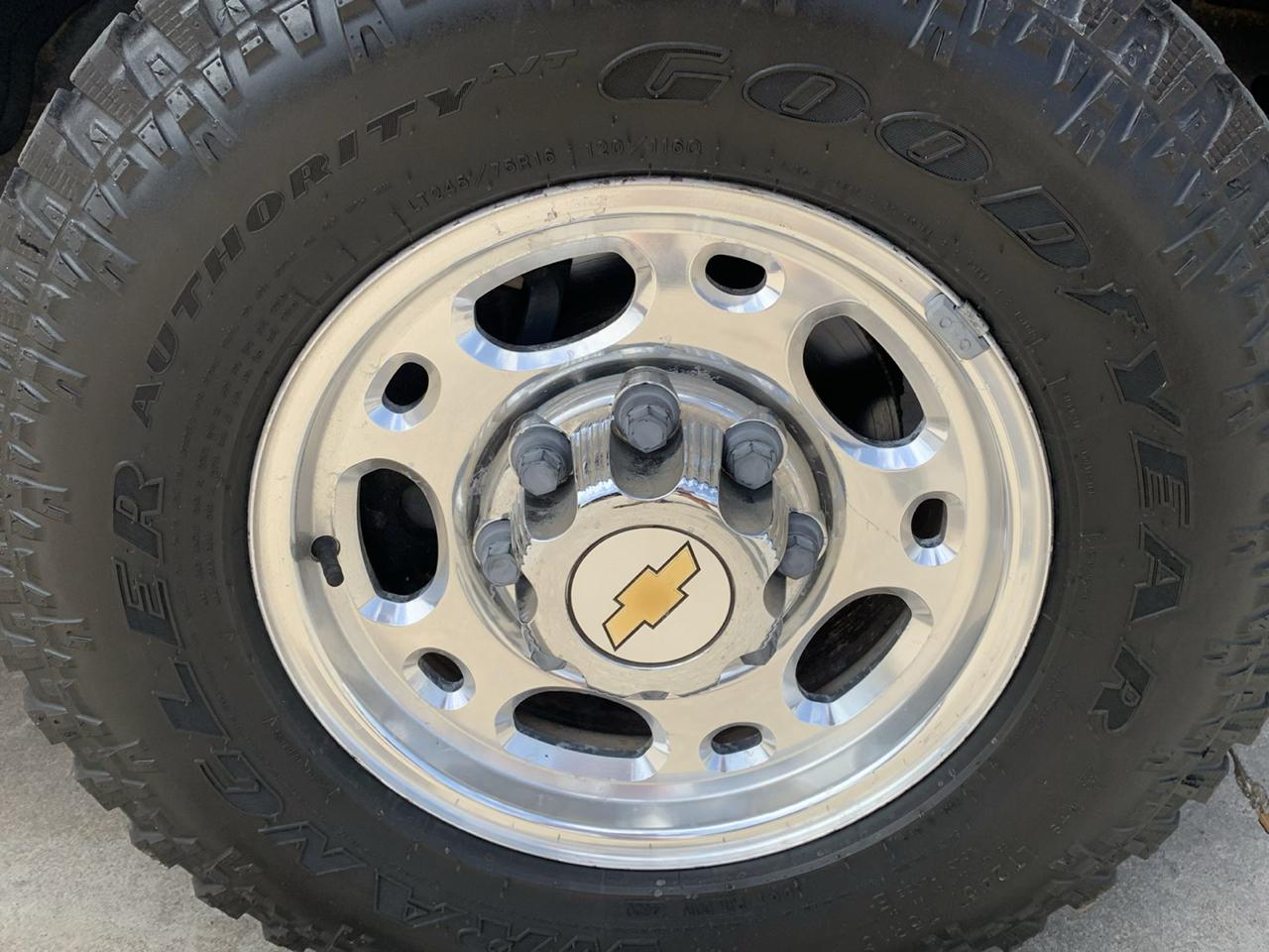 Chevrolet Silverado 2500HD Ext Cab 143.5" WB LS 2004