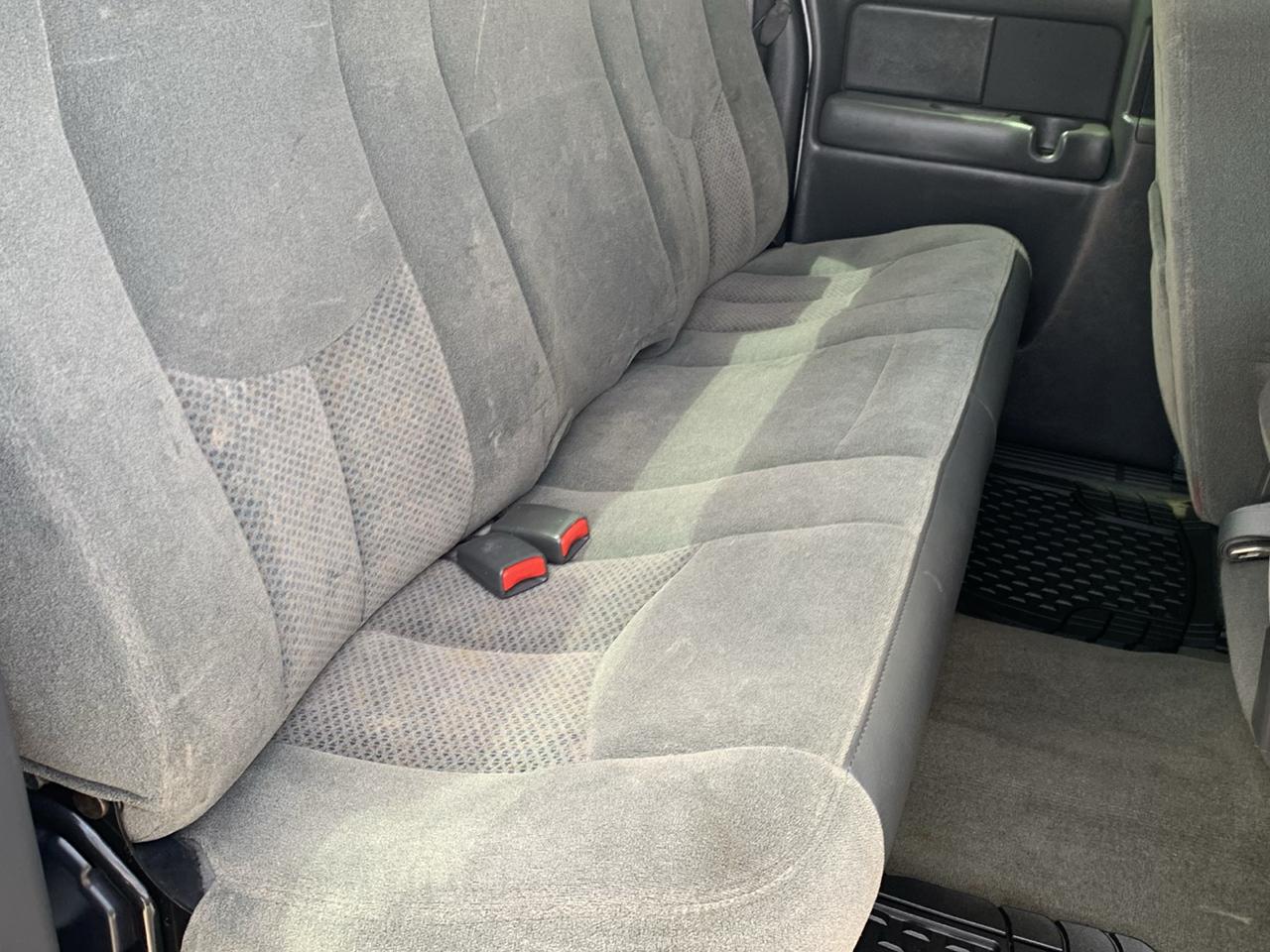 Chevrolet Silverado 2500HD Ext Cab 143.5" WB LS 2004