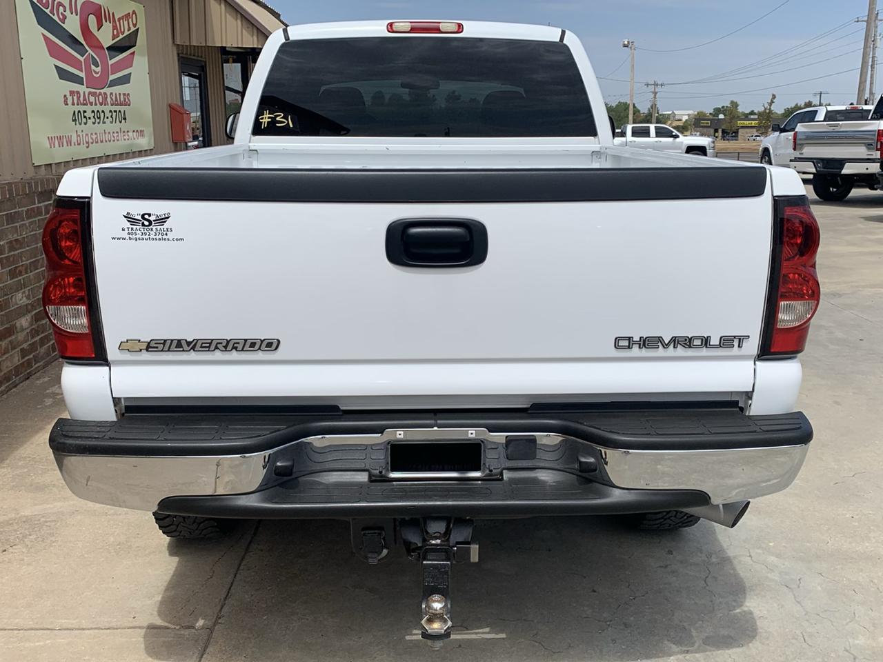 Chevrolet Silverado 2500HD Ext Cab 143.5" WB LS 2004
