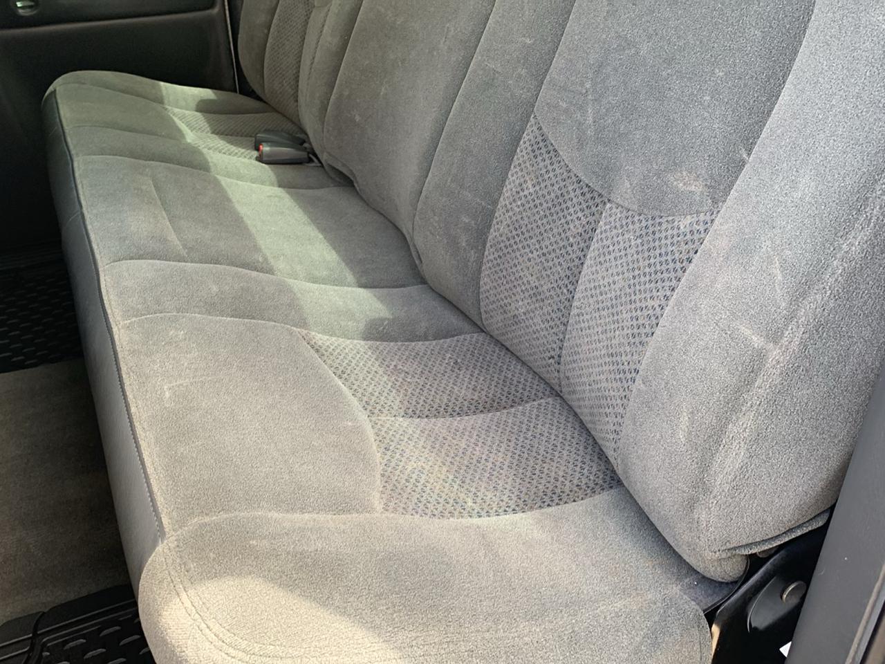 Chevrolet Silverado 2500HD Ext Cab 143.5" WB LS 2004