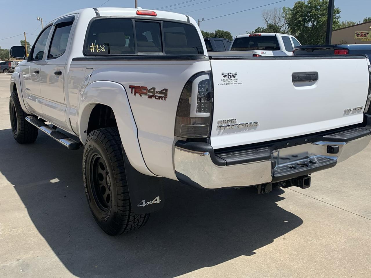 Toyota Tacoma 4WD Double LB V6 AT (Natl) 2009