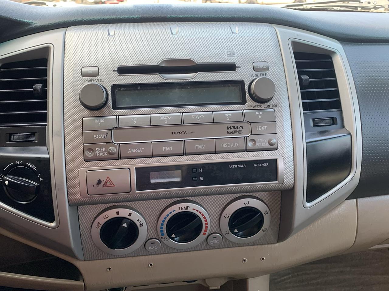 Toyota Tacoma 4WD Double LB V6 AT (Natl) 2009