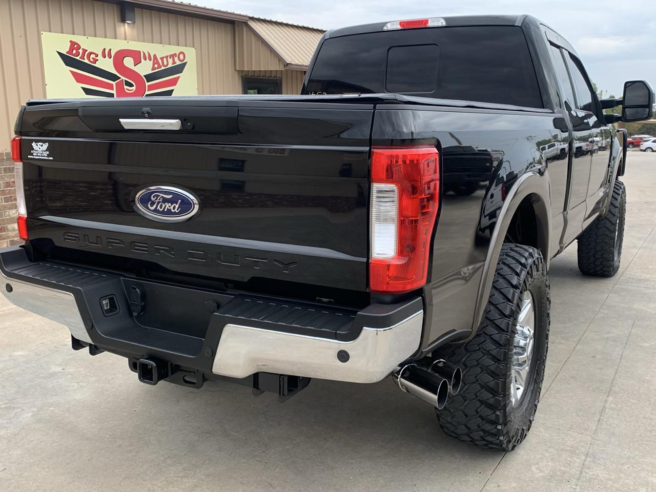 Ford Super Duty F-250 SRW Lariat 4WD SuperCab 8' Box 2017