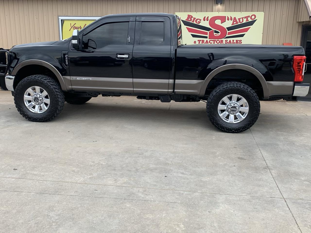 Ford Super Duty F-250 SRW Lariat 4WD SuperCab 8' Box 2017