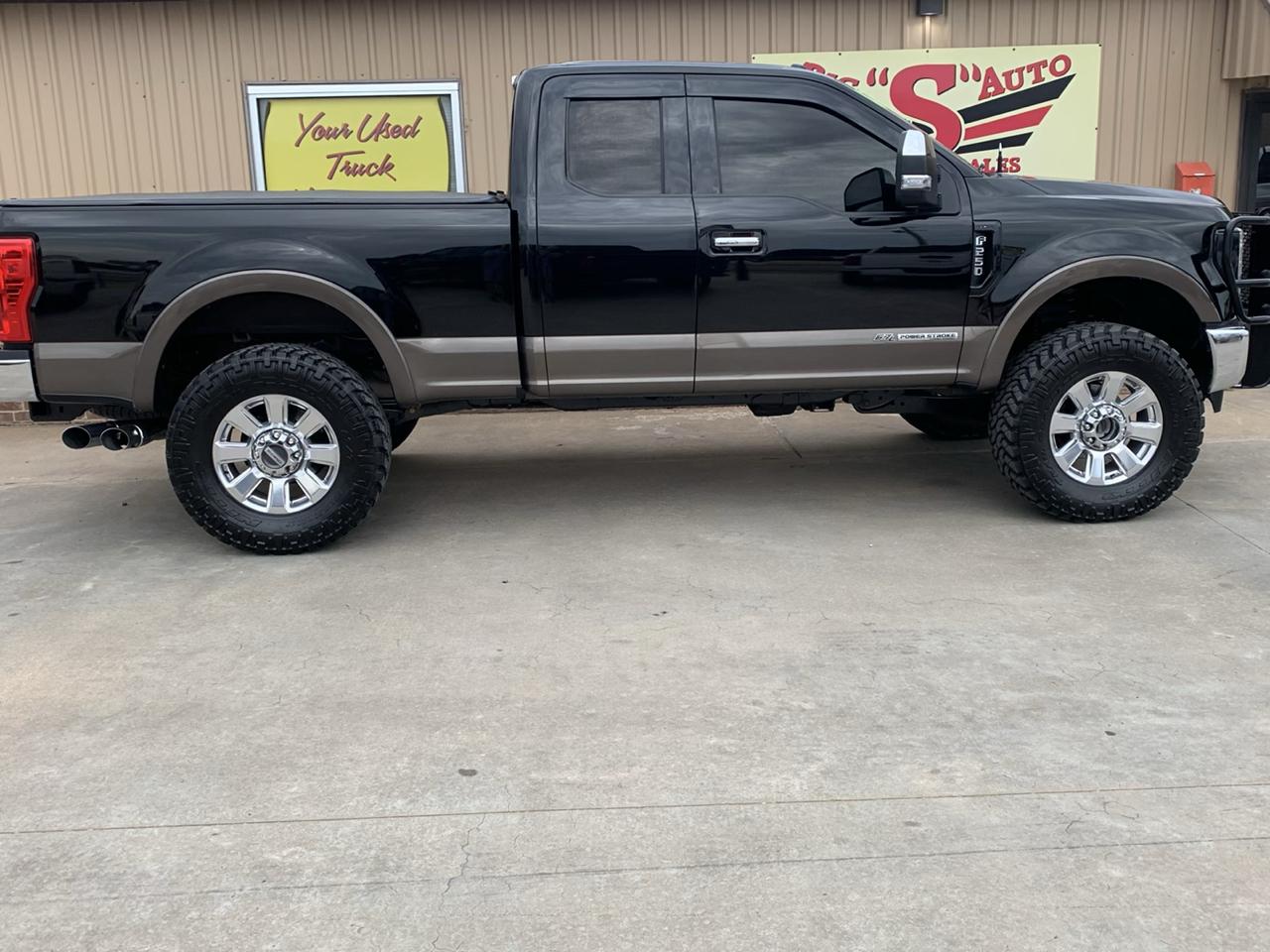 Ford Super Duty F-250 SRW Lariat 4WD SuperCab 8' Box 2017