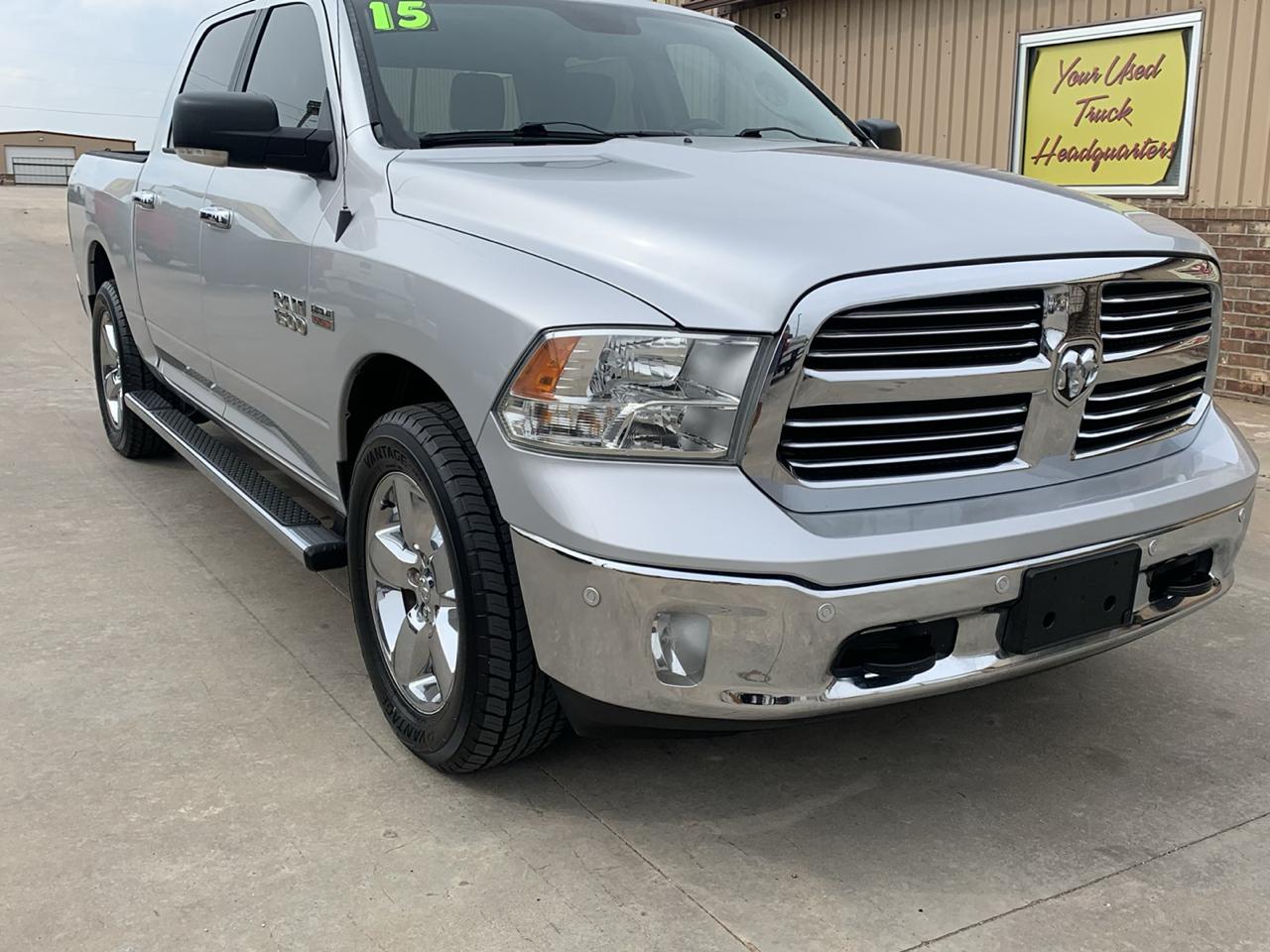 RAM 1500 4WD Crew Cab 140.5" Lone Star 2015