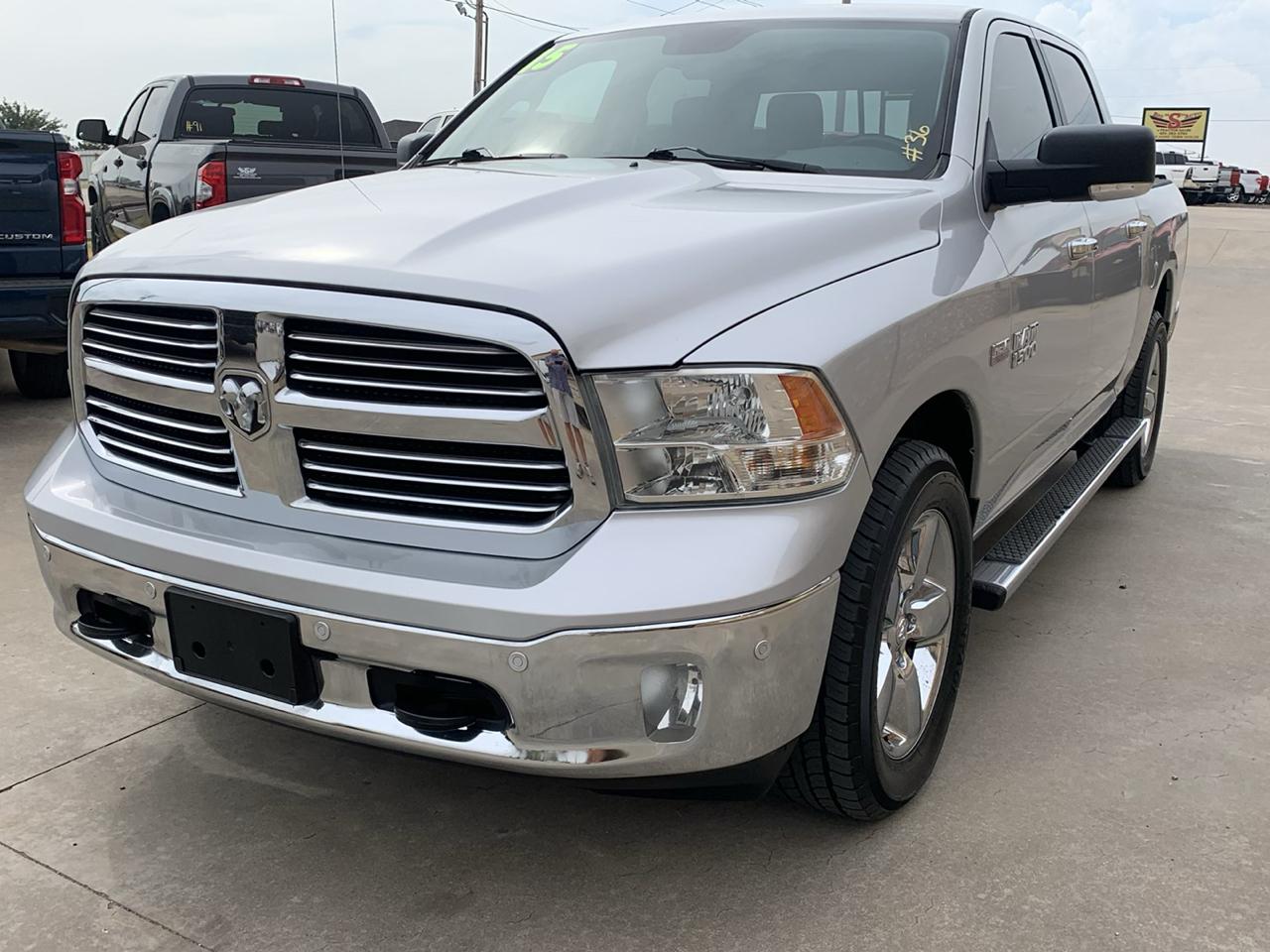 RAM 1500 4WD Crew Cab 140.5" Lone Star 2015