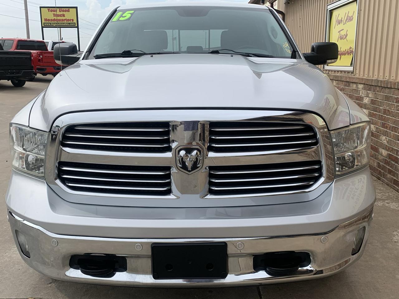 RAM 1500 4WD Crew Cab 140.5" Lone Star 2015