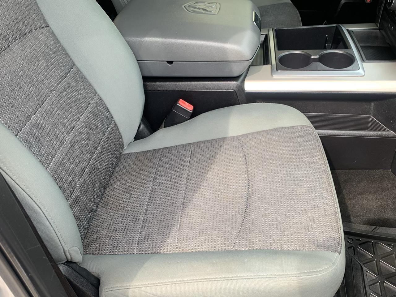 RAM 1500 4WD Crew Cab 140.5" Lone Star 2015