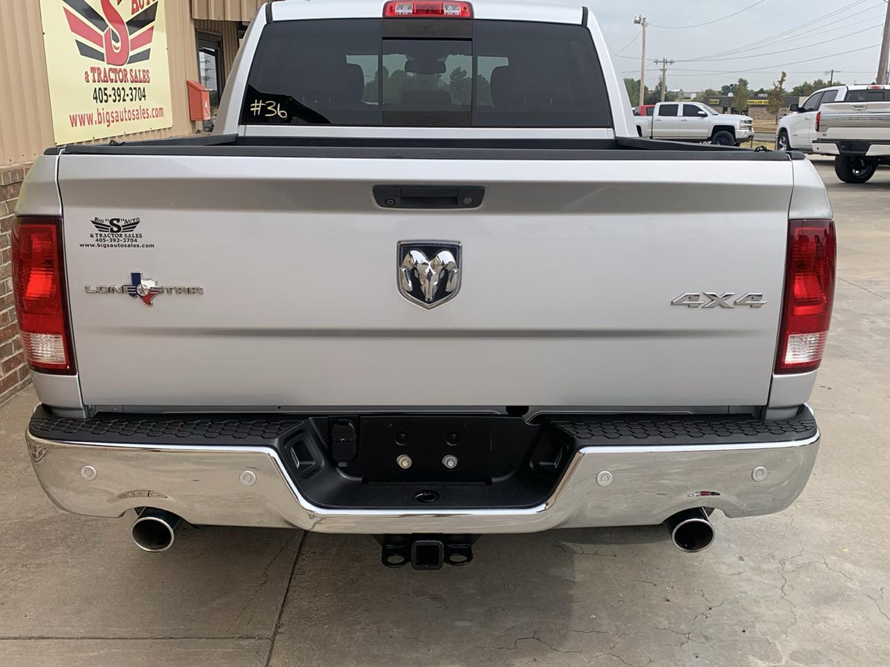 RAM 1500 4WD Crew Cab 140.5" Lone Star 2015