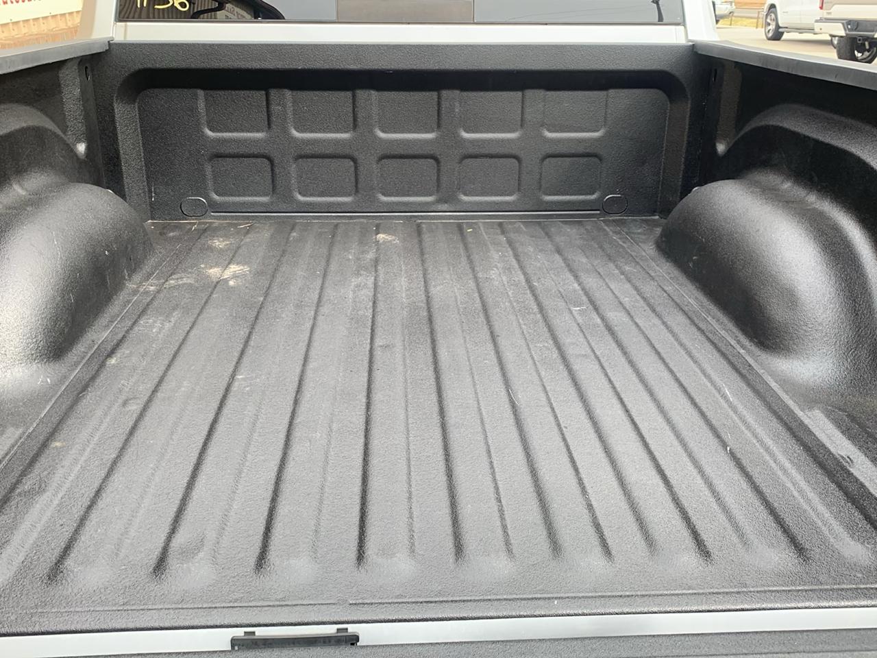 RAM 1500 4WD Crew Cab 140.5" Lone Star 2015