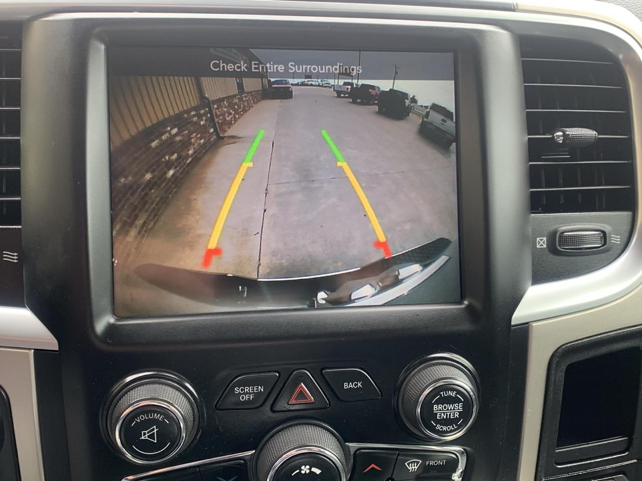 RAM 1500 4WD Crew Cab 140.5" Lone Star 2015