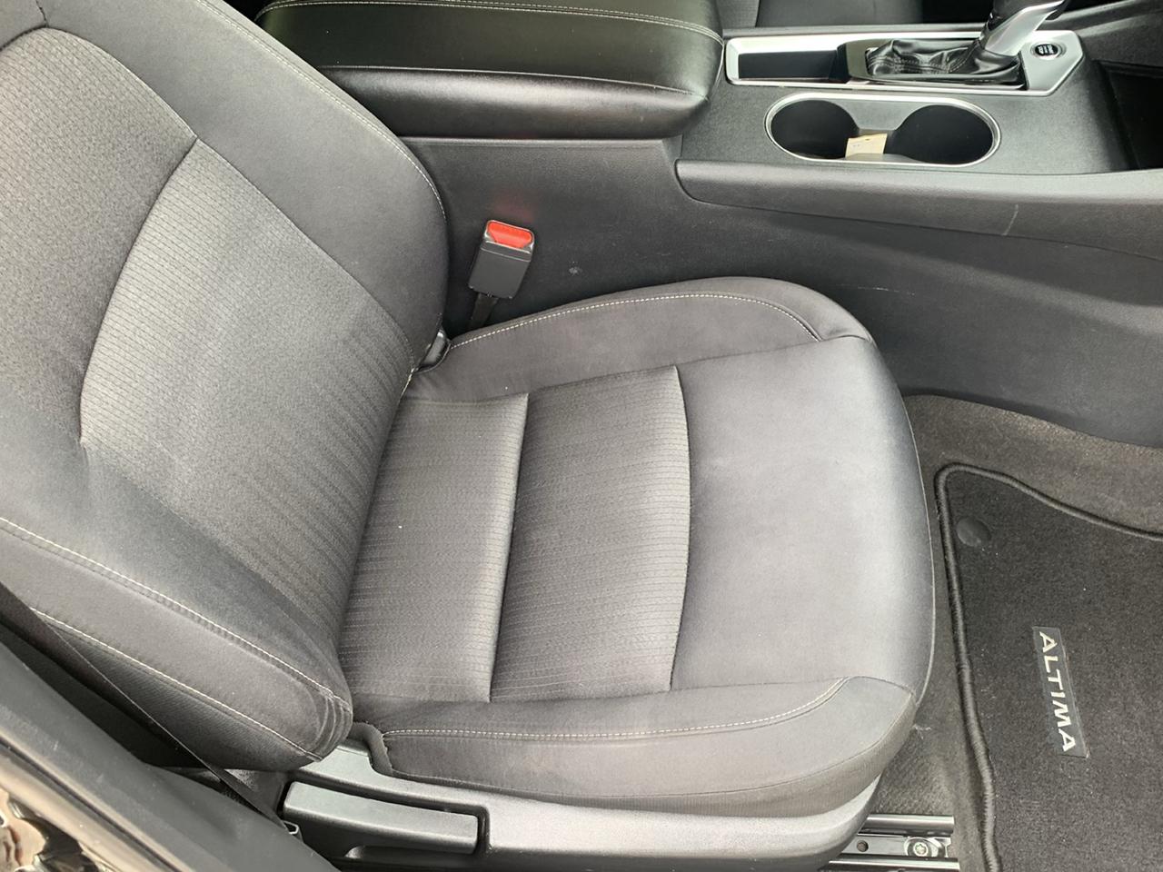 Nissan Altima 2.5 SV Sedan 2022