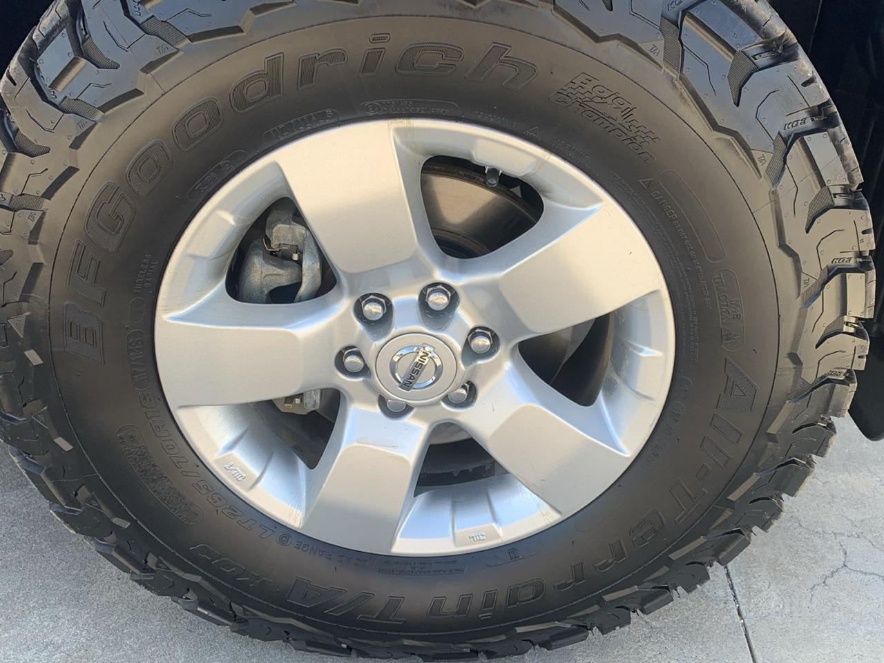 Nissan Frontier 2WD Crew Cab SWB Auto SV 2012