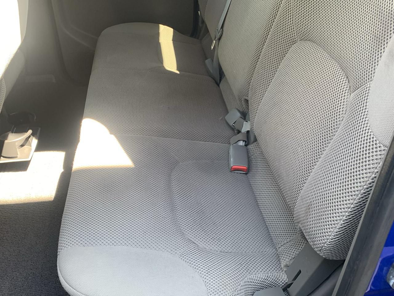 Nissan Frontier 2WD Crew Cab SWB Auto SV 2012
