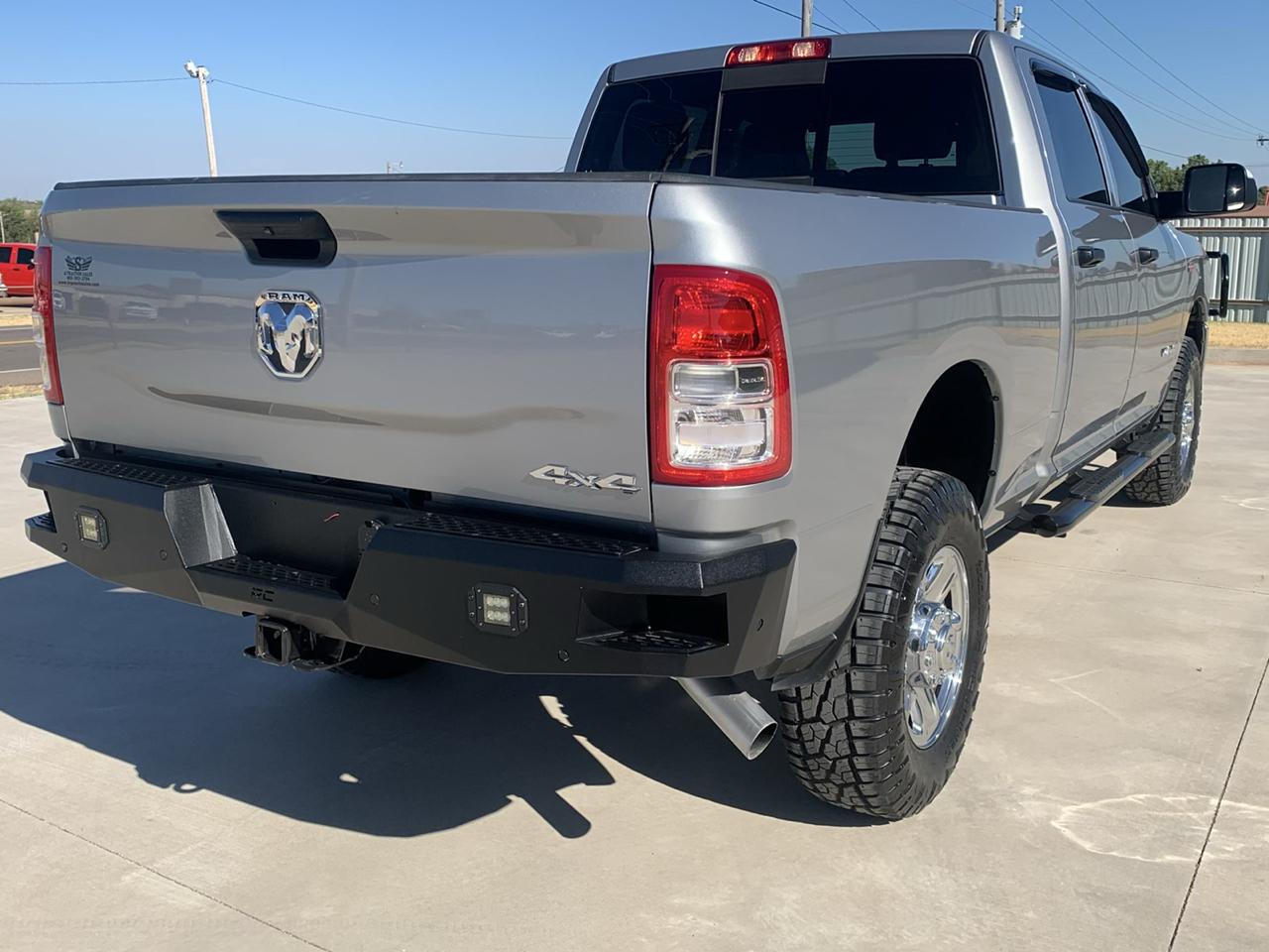 RAM 2500 Tradesman 4x4 Crew Cab 6'4" Box 2021