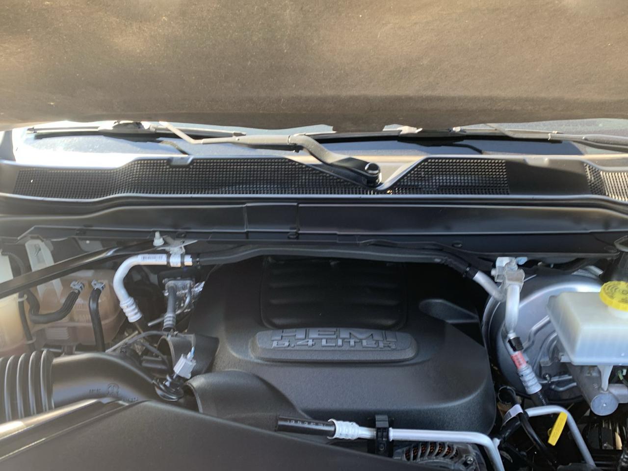 RAM 2500 Tradesman 4x4 Crew Cab 6'4" Box 2021