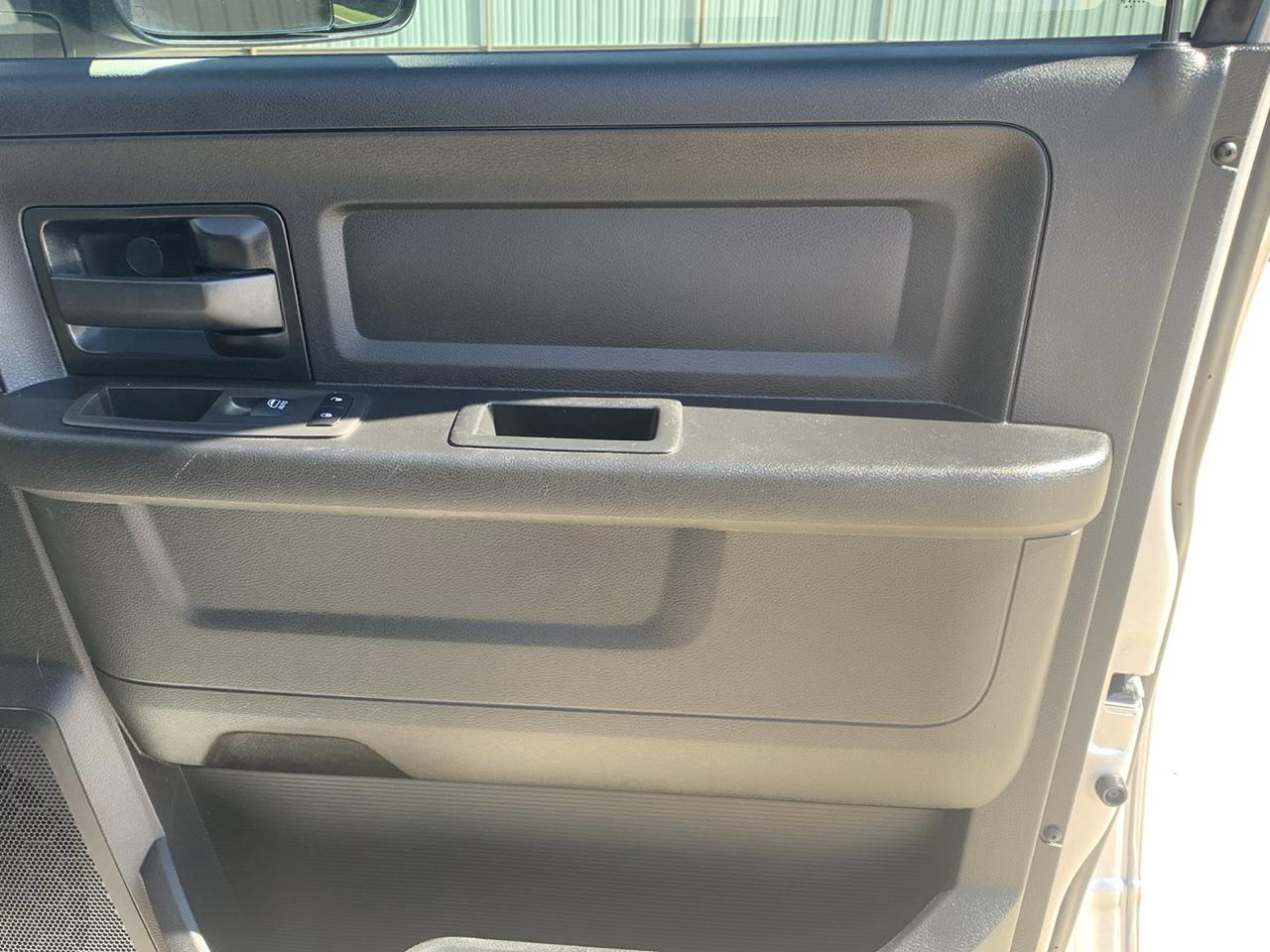 RAM 2500 Tradesman 4x4 Crew Cab 6'4" Box 2021