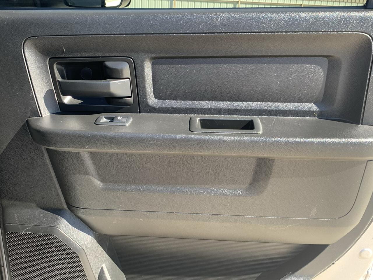RAM 2500 Tradesman 4x4 Crew Cab 6'4" Box 2021