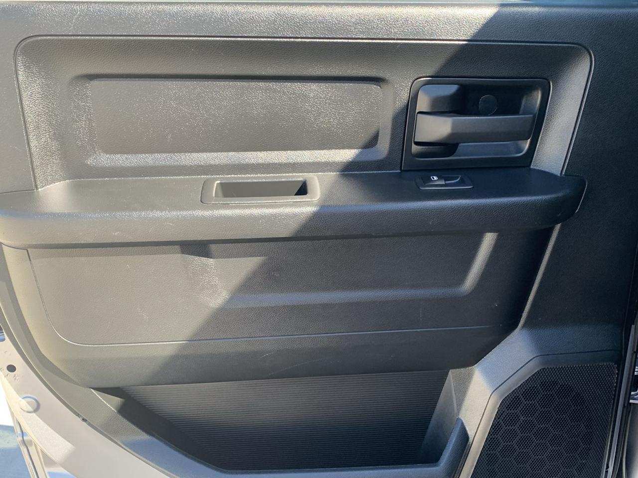 RAM 2500 Tradesman 4x4 Crew Cab 6'4" Box 2021