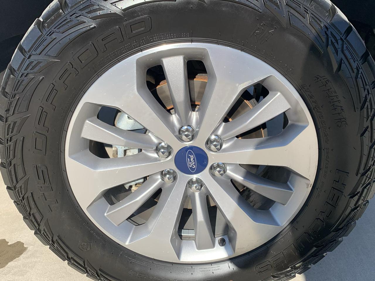 Ford F-150 4WD SuperCrew 145" STX 2018