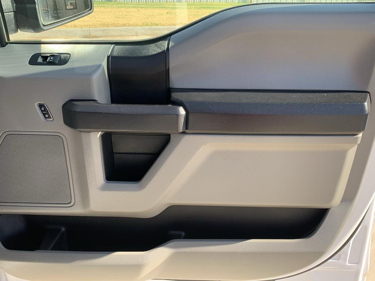 Ford F-150 4WD SuperCrew 145" STX 2018