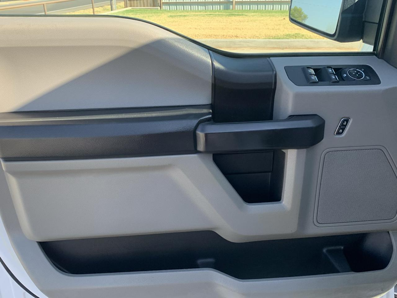 Ford F-150 4WD SuperCrew 145" STX 2018