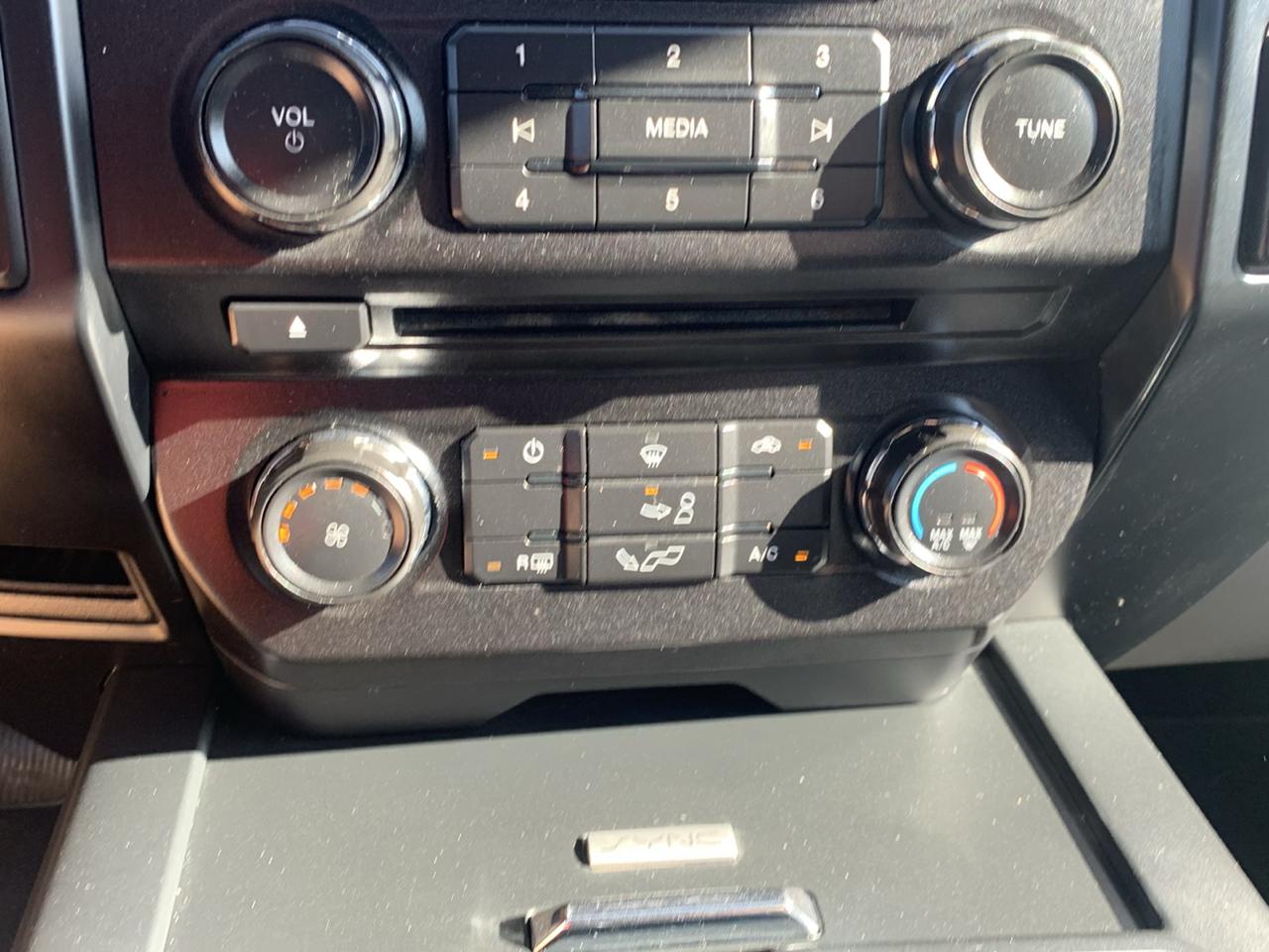 Ford F-150 4WD SuperCrew 145" STX 2018