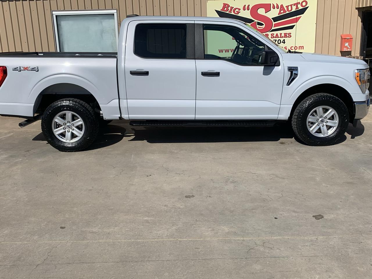Ford F-150 4WD SuperCrew 139" XLT 2021