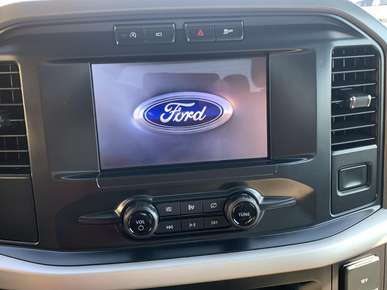 Ford F-150 4WD SuperCrew 139" XLT 2021