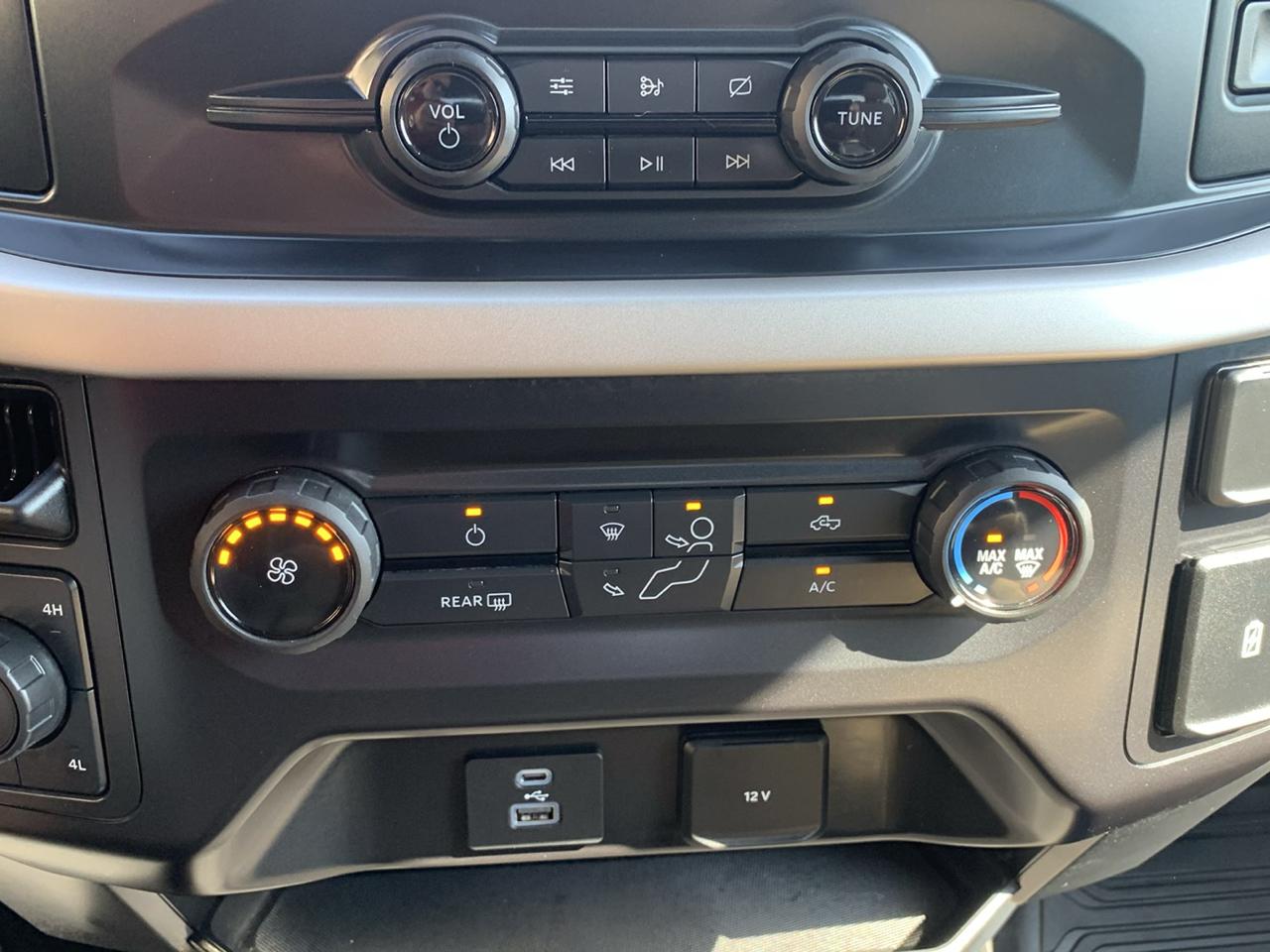 Ford F-150 4WD SuperCrew 139" XLT 2021